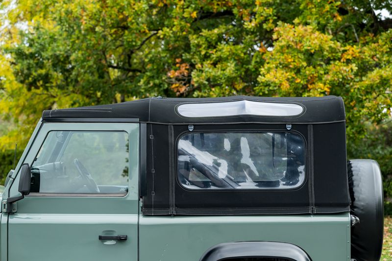 Land Rover Defender 90 2.4 XS Station Wagon Soft Top Conversion