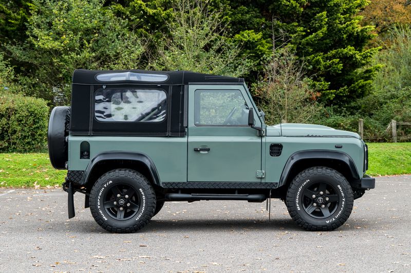 Land Rover Defender 90 2.4 XS Station Wagon Soft Top Conversion