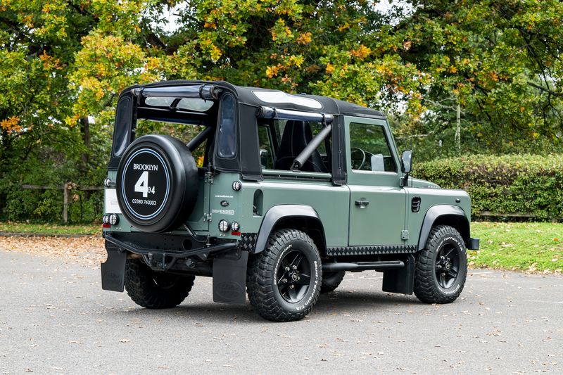 Land Rover Defender 90 2.4 XS Station Wagon Soft Top Conversion