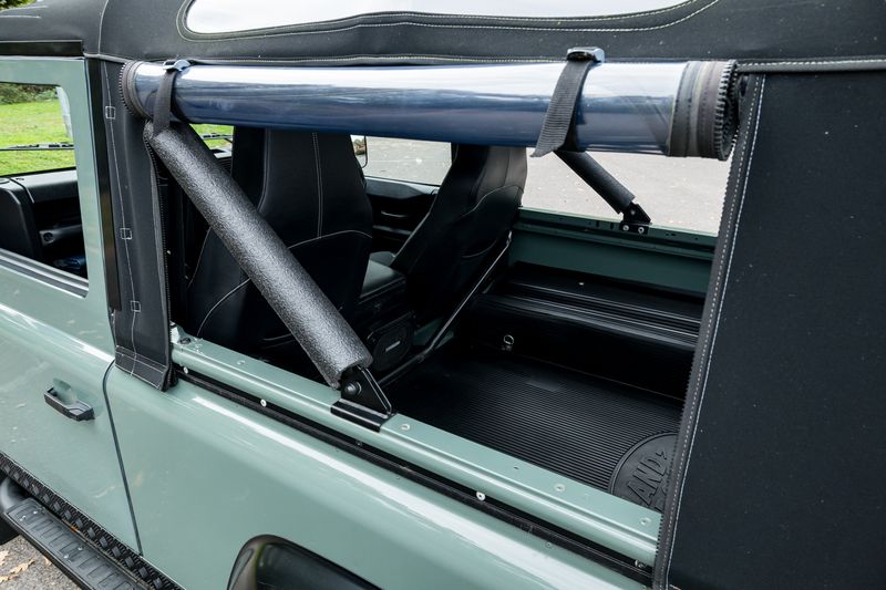 Land Rover Defender 90 2.4 XS Station Wagon Soft Top Conversion