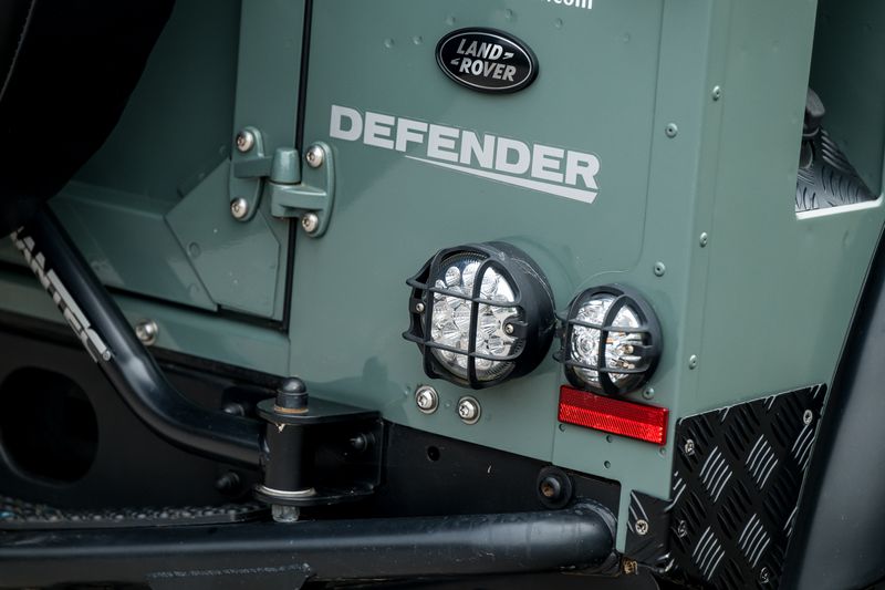 Land Rover Defender 90 2.4 XS Station Wagon Soft Top Conversion