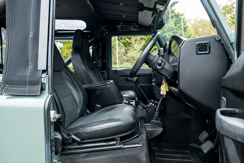 Land Rover Defender 90 2.4 XS Station Wagon Soft Top Conversion