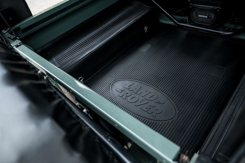 Land Rover Defender 90 2.4 XS Station Wagon Soft Top Conversion