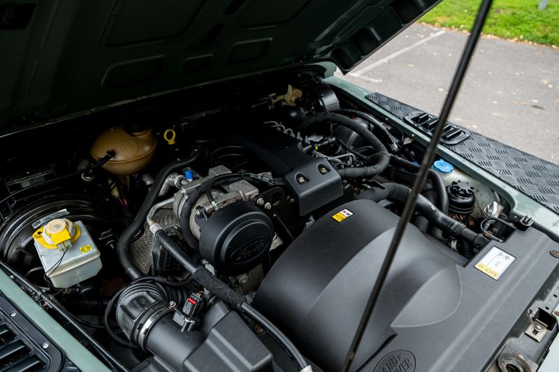 Land Rover Defender 90 2.4 XS Station Wagon Soft Top Conversion