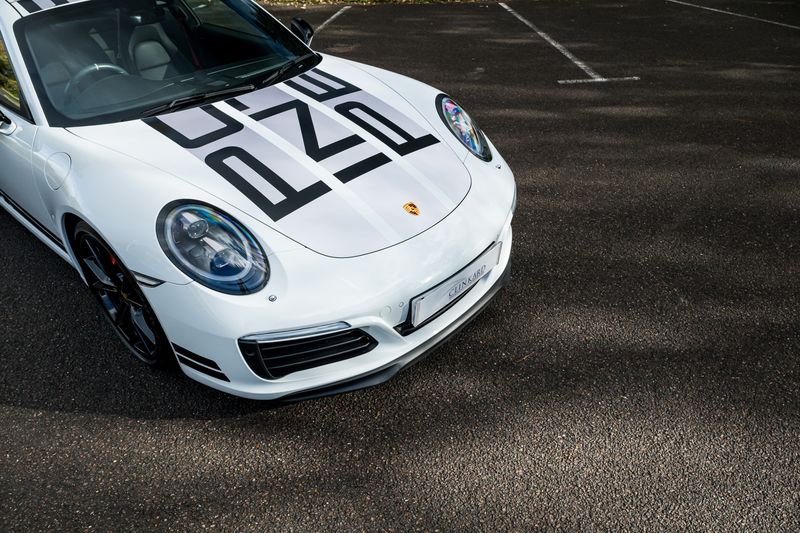 Porsche 911 (991) Carrera S Endurance Race Edition