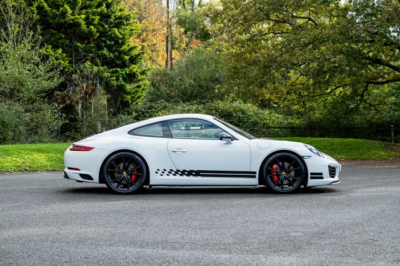 Porsche 911 (991) Carrera S Endurance Race Edition