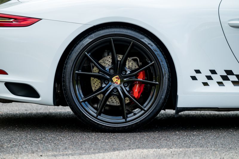 Porsche 911 (991) Carrera S Endurance Race Edition