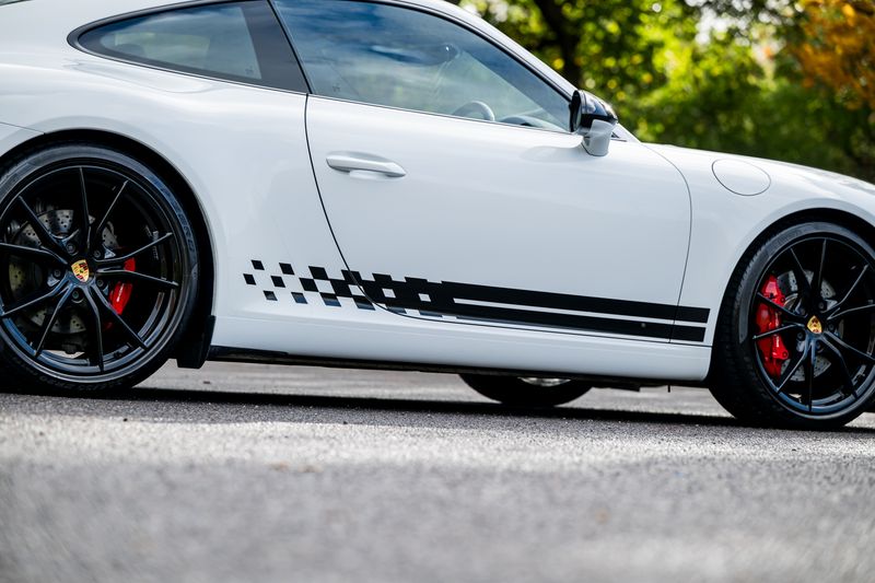 Porsche 911 (991) Carrera S Endurance Race Edition