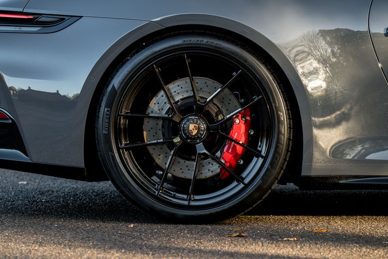 Porsche 911 (992.2) 3.6 T hybrid GTS PDK **VAT Q**