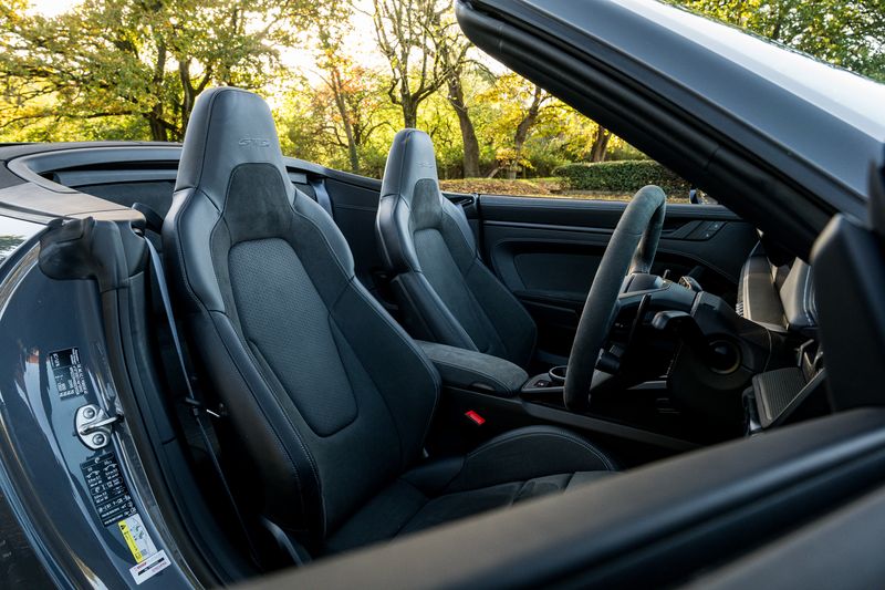 Porsche 911 (992.2) 3.6 T hybrid GTS PDK **VAT Q**