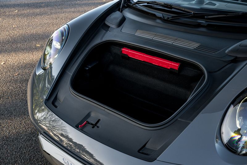 Porsche 911 (992.2) 3.6 T hybrid GTS PDK **VAT Q**