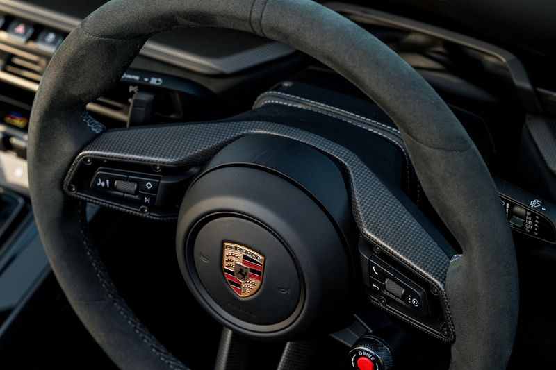 Porsche 911 (992.2) 3.6 T hybrid GTS PDK **VAT Q**