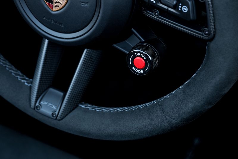 Porsche 911 (992.2) 3.6 T hybrid GTS PDK **VAT Q**