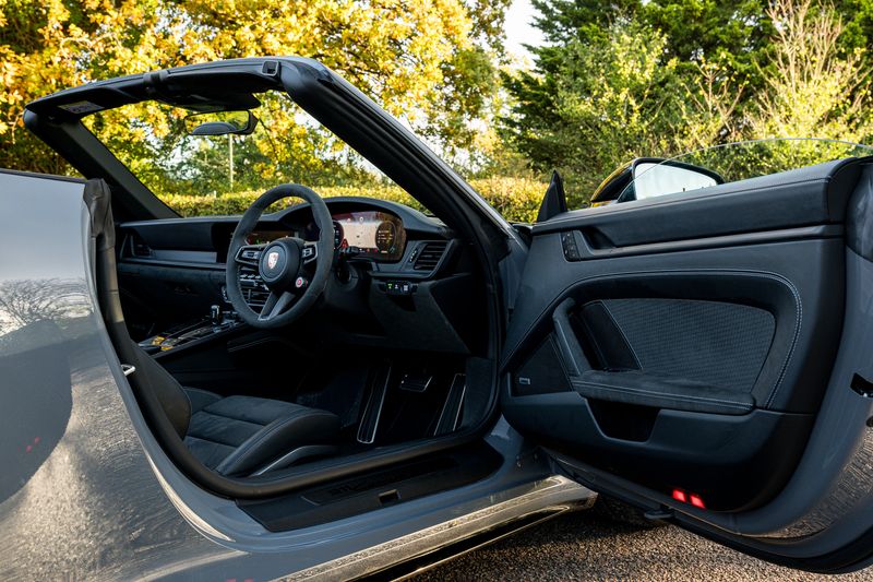 Porsche 911 (992.2) 3.6 T hybrid GTS PDK **VAT Q**