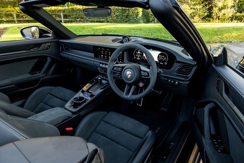 Porsche 911 (992.2) 3.6 T hybrid GTS PDK **VAT Q**