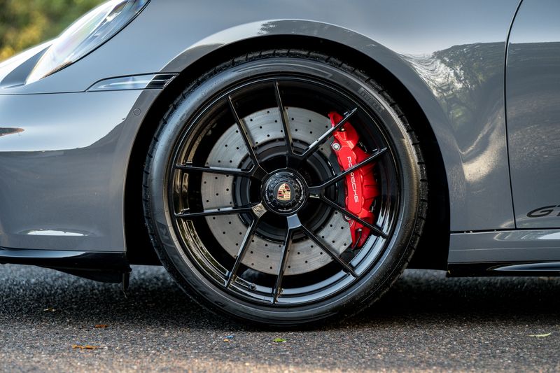 Porsche 911 (992.2) 3.6 T hybrid GTS PDK **VAT Q**