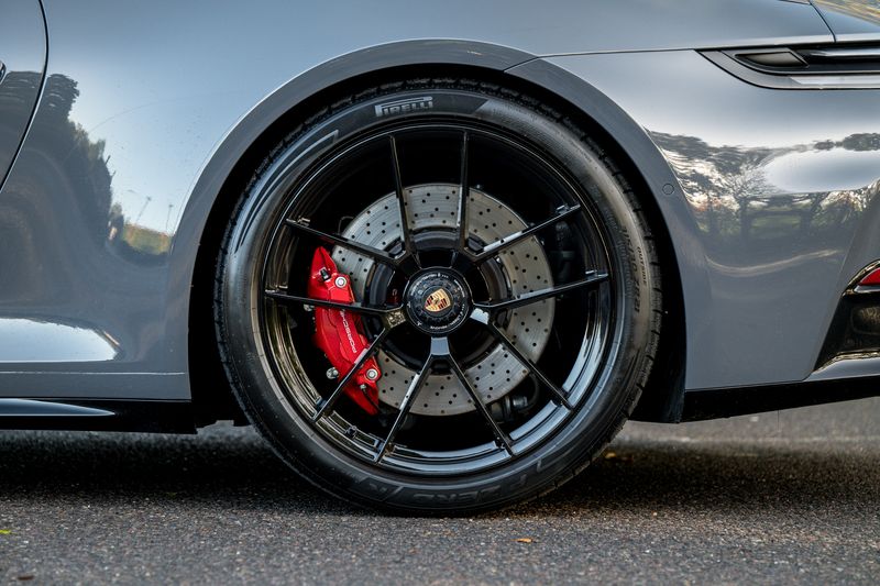 Porsche 911 (992.2) 3.6 T hybrid GTS PDK **VAT Q**