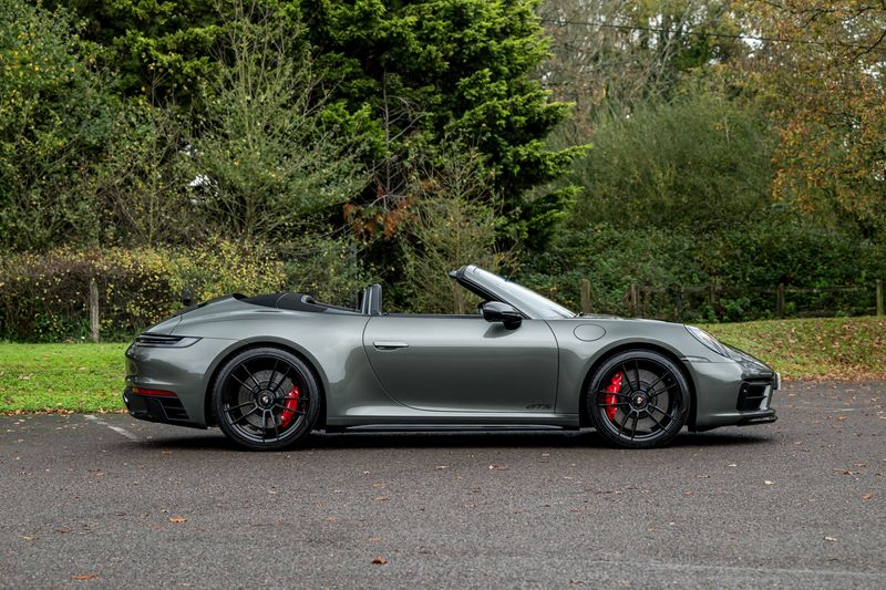 Porsche 911 (992) Carrera 4 GTS PDK Convertible