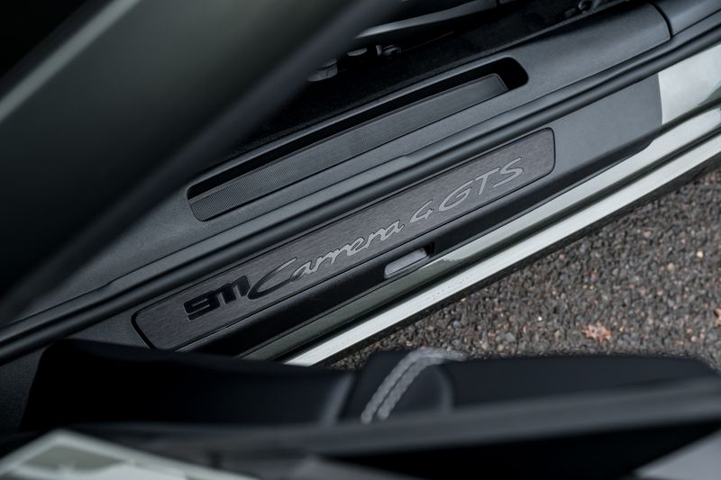 Porsche 911 (992) Carrera 4 GTS PDK Convertible