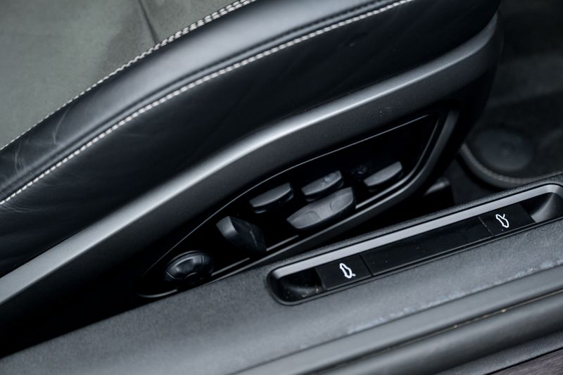 Porsche 911 (992) Carrera 4 GTS PDK Convertible