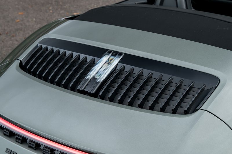 Porsche 911 (992) Carrera 4 GTS PDK Convertible