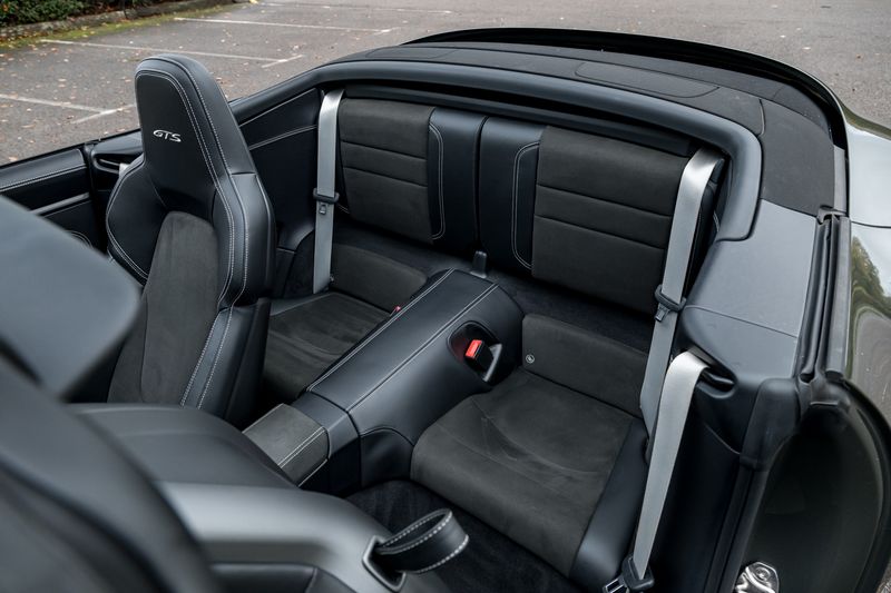 Porsche 911 (992) Carrera 4 GTS PDK Convertible