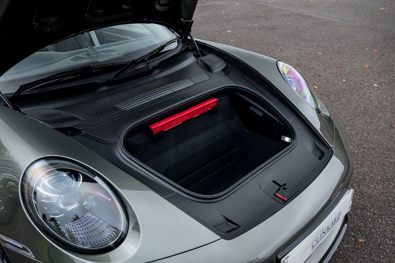 Porsche 911 (992) Carrera 4 GTS PDK Convertible