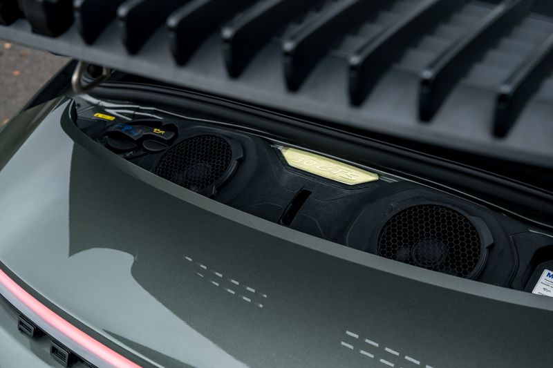 Porsche 911 (992) Carrera 4 GTS PDK Convertible