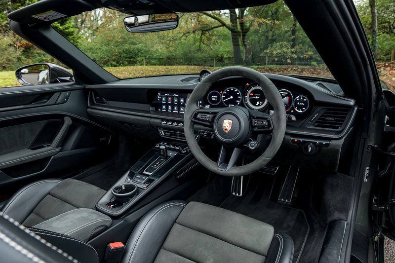 Porsche 911 (992) Carrera 4 GTS PDK Convertible