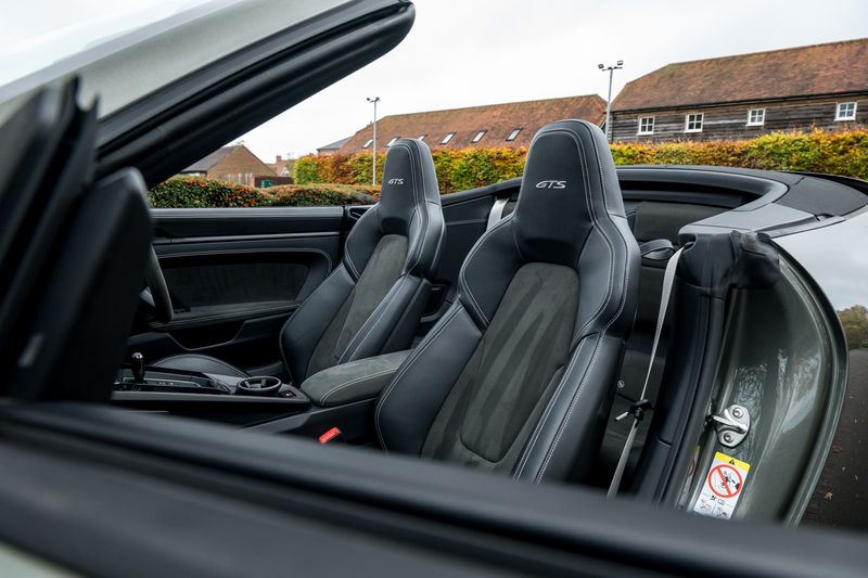 Porsche 911 (992) Carrera 4 GTS PDK Convertible