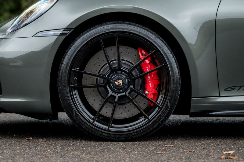 Porsche 911 (992) Carrera 4 GTS PDK Convertible