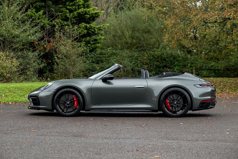 Porsche 911 (992) Carrera 4 GTS PDK Convertible