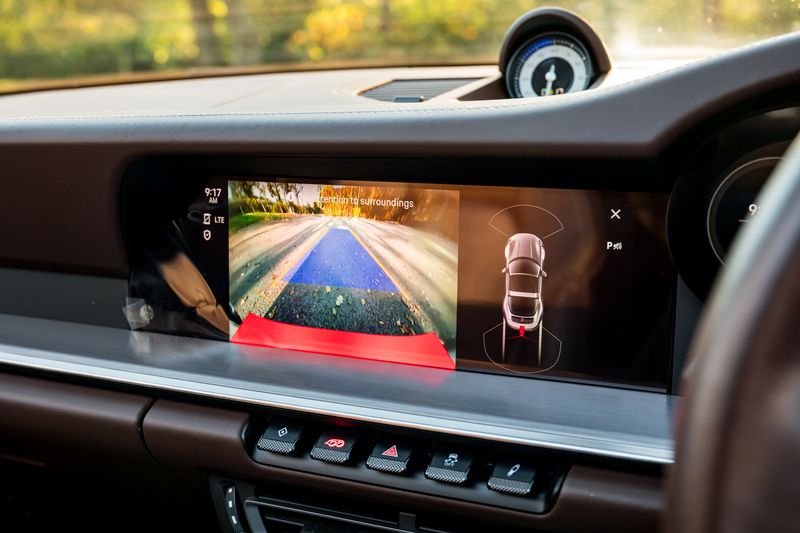 Porsche 911 (992) 4 Targa PDK 4WD