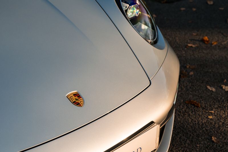 Porsche 911 (992) 4 Targa PDK 4WD