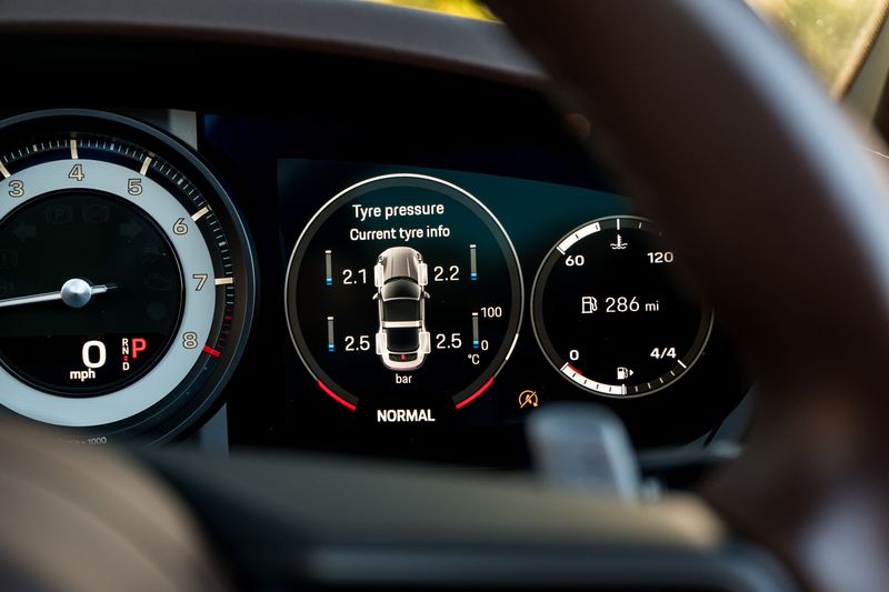 Porsche 911 (992) 4 Targa PDK 4WD