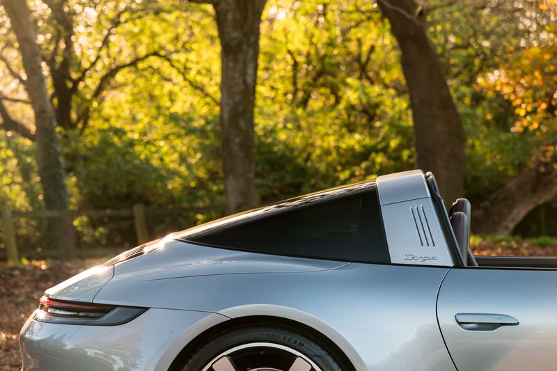 Porsche 911 (992) 4 Targa PDK 4WD