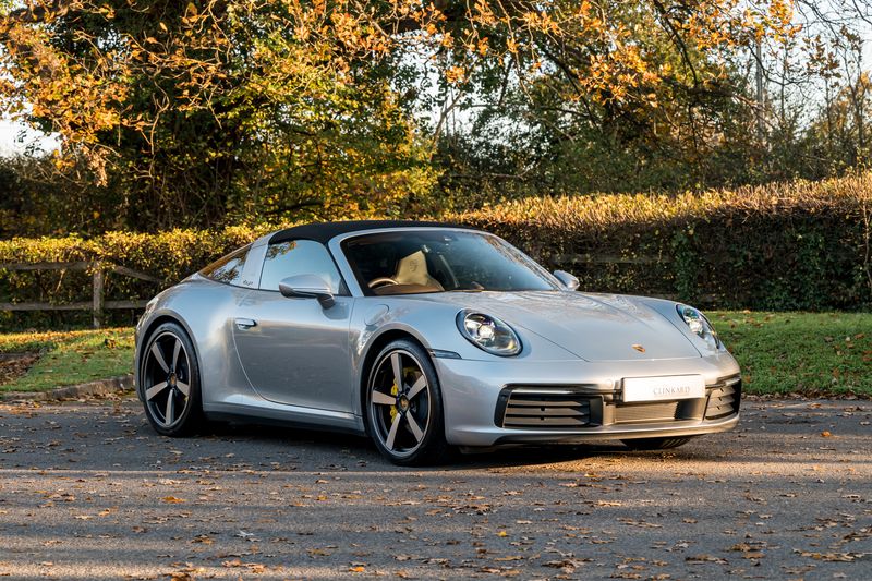 Porsche 911 (992) 4 Targa PDK 4WD