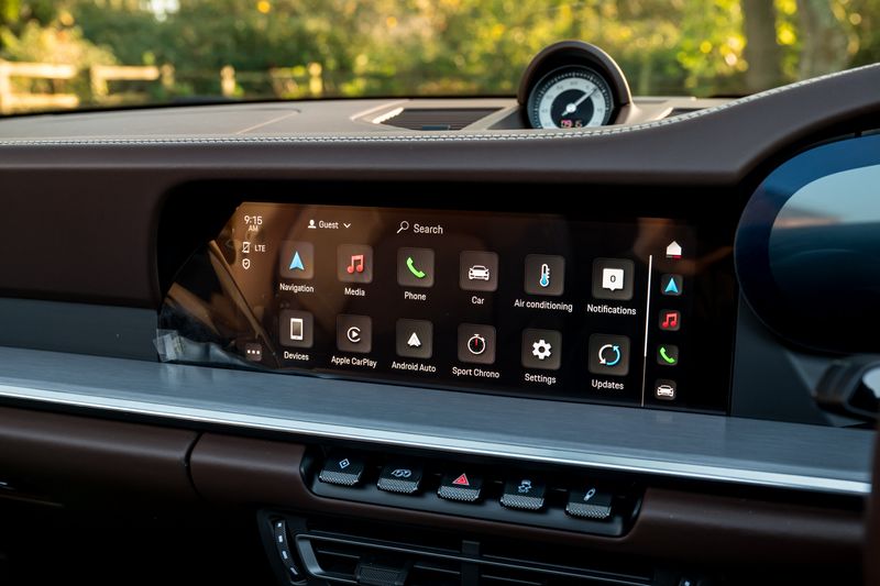 Porsche 911 (992) 4 Targa PDK 4WD