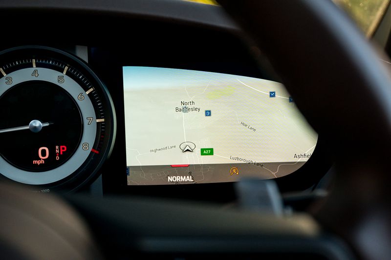 Porsche 911 (992) 4 Targa PDK 4WD