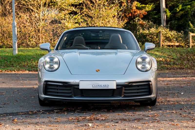 Porsche 911 (992) 4 Targa PDK 4WD