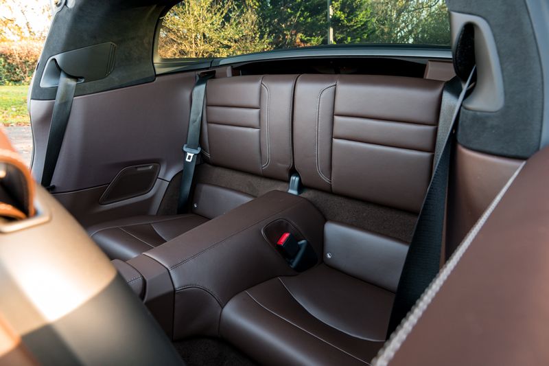 Porsche 911 (992) 4 Targa PDK 4WD