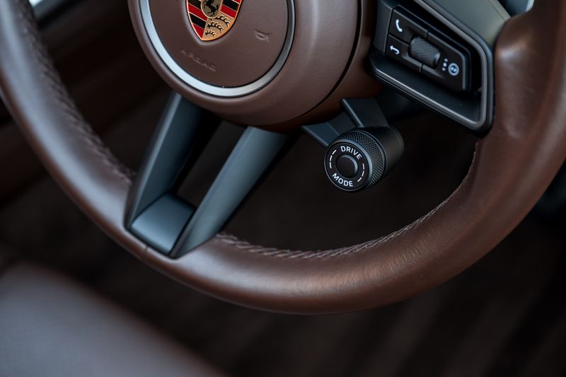 Porsche 911 (992) 4 Targa PDK 4WD