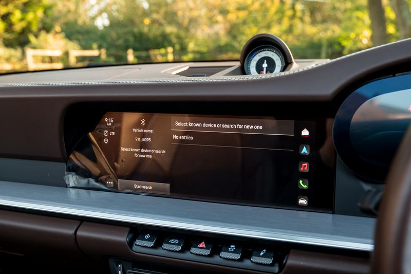 Porsche 911 (992) 4 Targa PDK 4WD