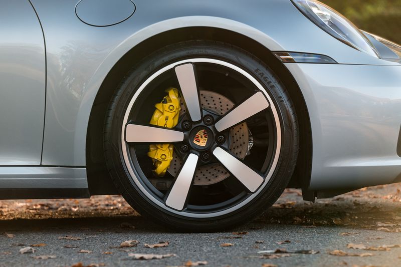Porsche 911 (992) 4 Targa PDK 4WD