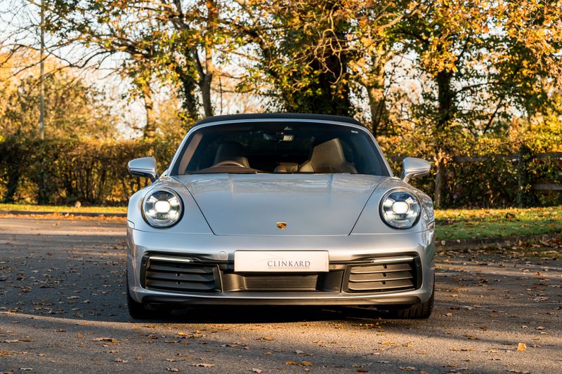 Porsche 911 (992) 4 Targa PDK 4WD