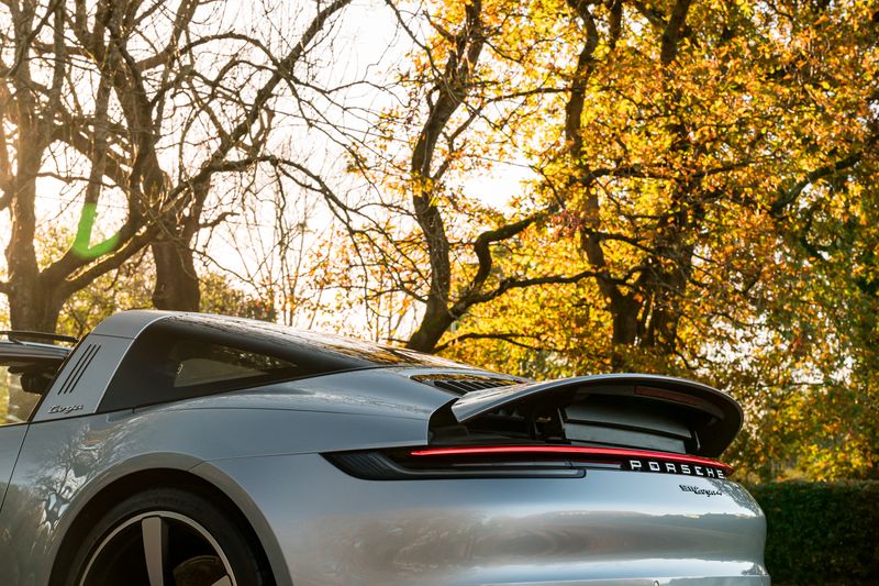 Porsche 911 (992) 4 Targa PDK 4WD