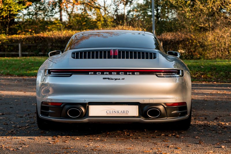 Porsche 911 (992) 4 Targa PDK 4WD