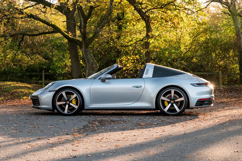 Porsche 911 (992) 4 Targa PDK 4WD