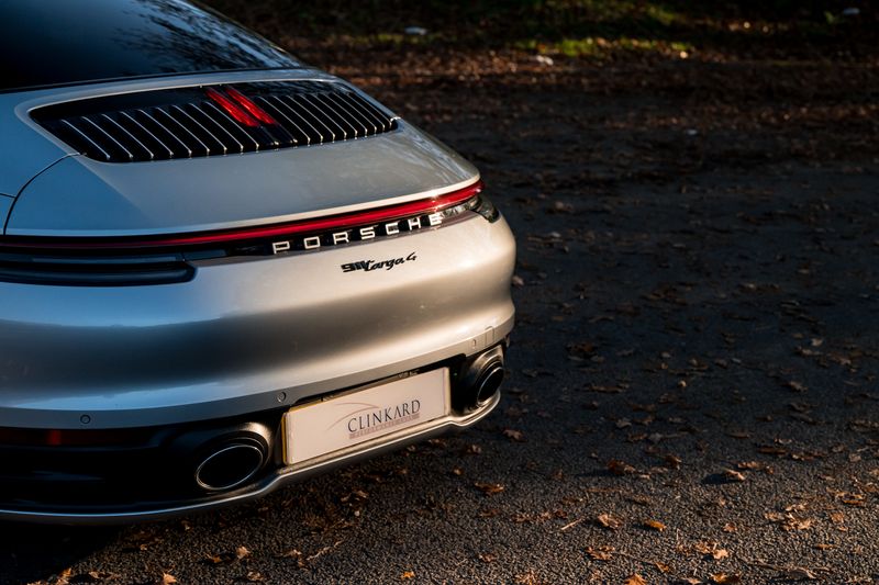 Porsche 911 (992) 4 Targa PDK 4WD
