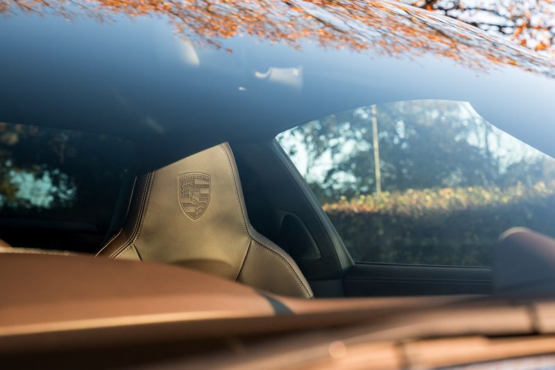 Porsche 911 (992) 4 Targa PDK 4WD